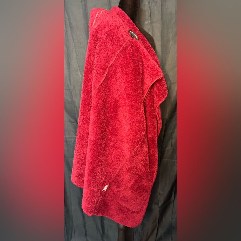 Zenana Outfitters Burgundy Fuzzy Vest - Picture 5 of 6